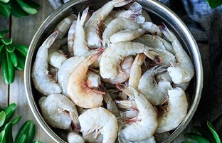 Fresh cleaned prawns ready to cook premium quality